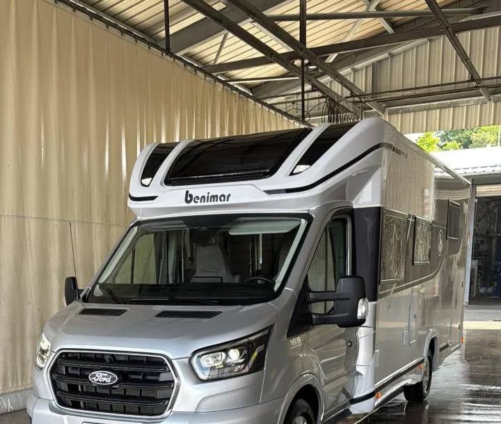 Van 3
